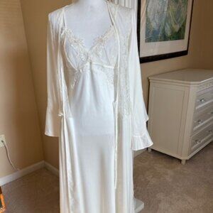 NWT INC BRIDAL WHITE GOWN AND ROBE